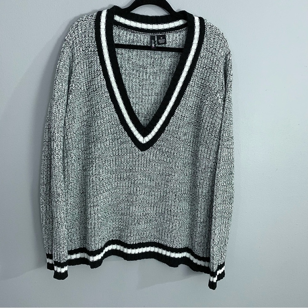 Ultra Flirt Plus V-neck soft and roomy Black&White woman’s Sz 1X